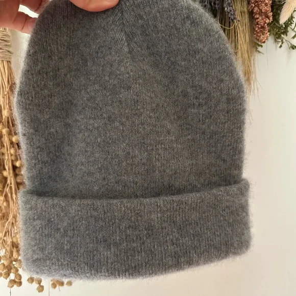 Cozy Gray cashmere Beanie American Needle Inc. - Picture 5 of 5